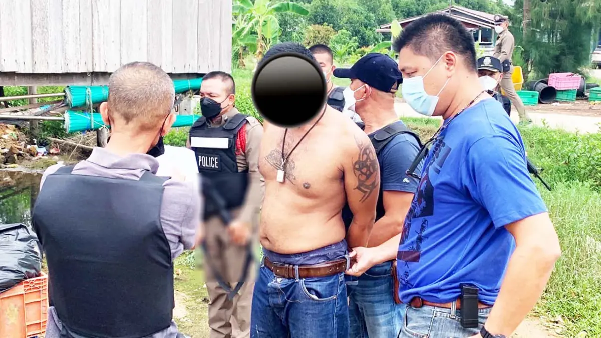 รวบ 'โน้ต บางสะพาน' ยึดอาวุธสงคราม พร้อมยาบ้าเพียบ รวบ 'โน้ต บางสะพาน' ยึดอาวุธสงคราม พร้อมยาบ้าเพียบ