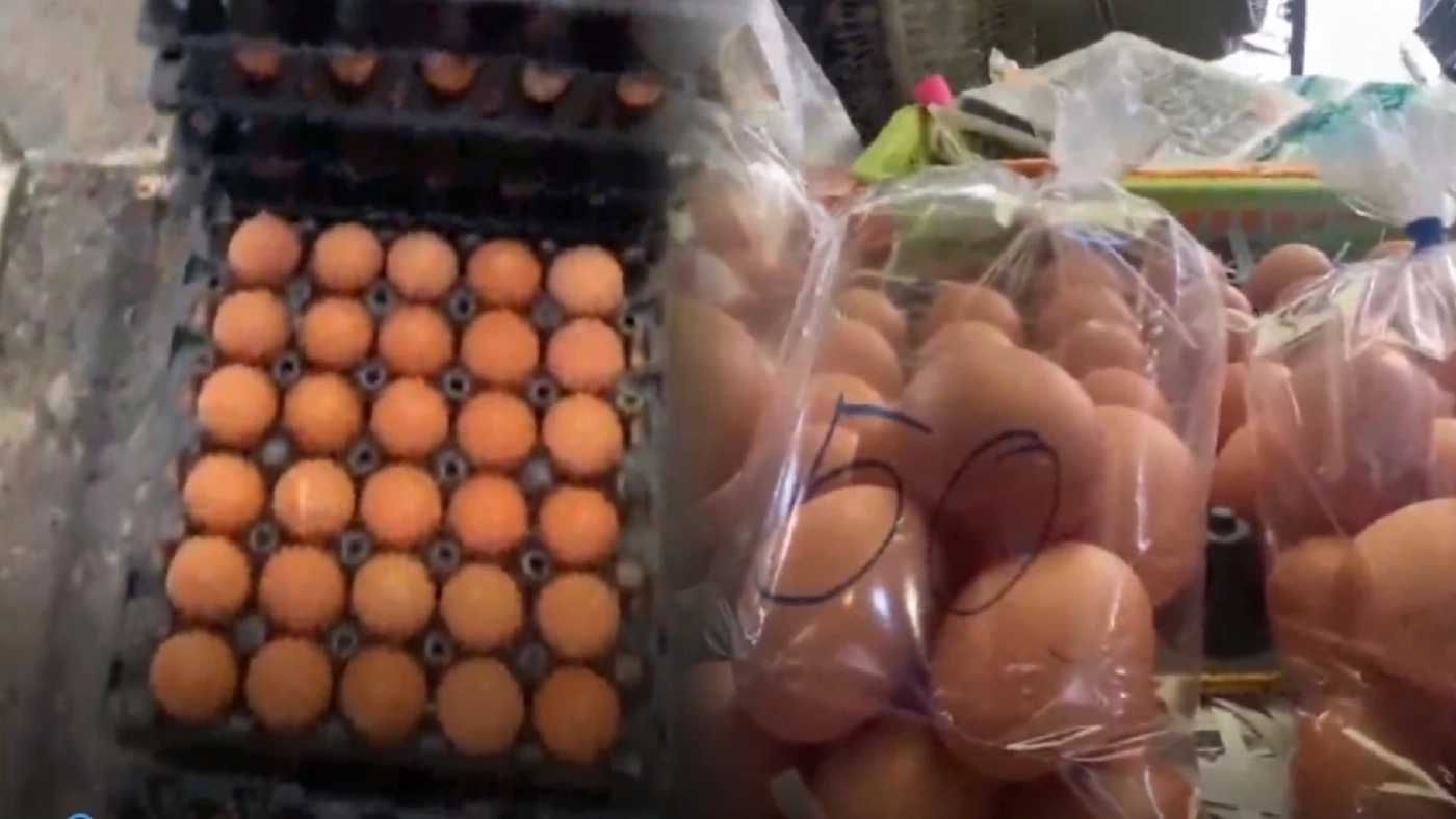 ร้องจ๊าก “ไข่ไก่ยุคลุงตู่” ปรับขึ้นราคาแผงละ 6 บาท  แม่ค้าโอดทำยอดขายลดฮวบ