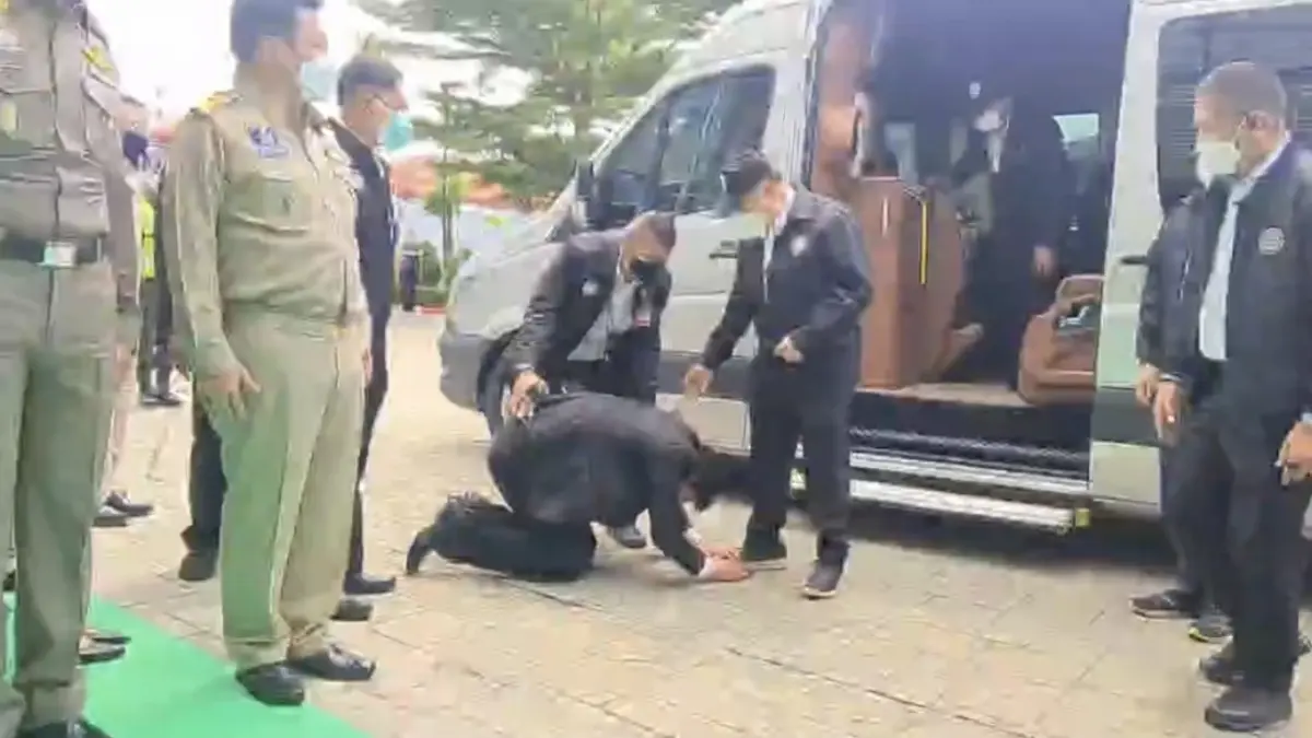 เปิดเส้นทาง "กรุงศรีวิไล" อดีตพระเอกดัง ก่อนมาถึงช็อตกราบเท้า "บิ๊กป้อม"