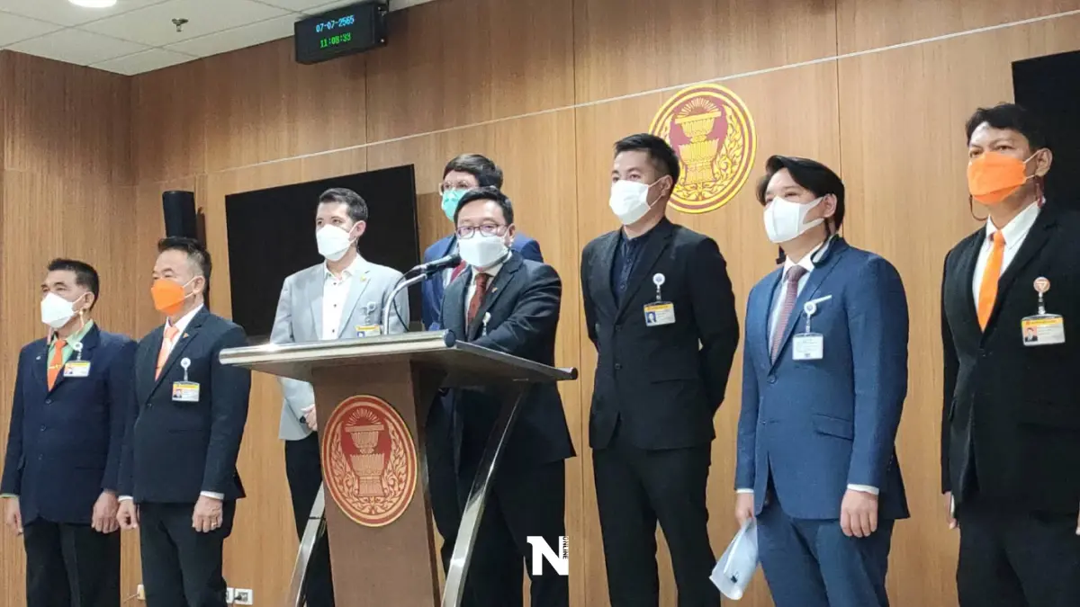"ก้าวไกล"อัดส.ส.-ส.ว.ร่วมผ่านสูตรสืบทอดอำนาจยันไม่ร่วมสังฆกรรม "ก้าวไกล"อัดส.ส.-ส.ว.ร่วมผ่านสูตรสืบทอดอำนาจยันไม่ร่วมสังฆกรรม