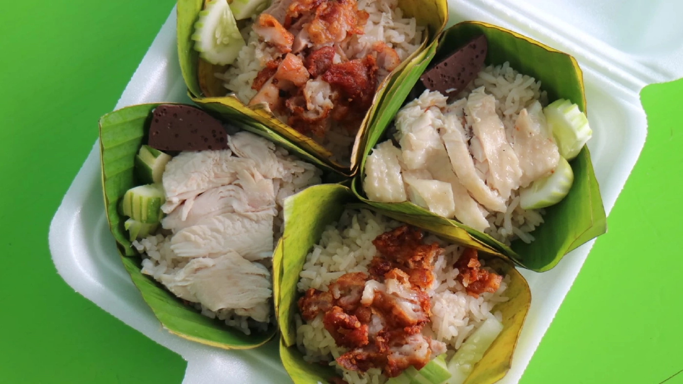 ผุดไอเดีย “ข้าวมันไก่กระทง” 15 บาท ชาวเน็ตแห่แซวทำไมดูแปลกแบบคุ้น ๆ ผุดไอเดีย “ข้าวมันไก่กระทง” 15 บาท ชาวเน็ตแห่แซวทำไมดูแปลกแบบคุ้น ๆ