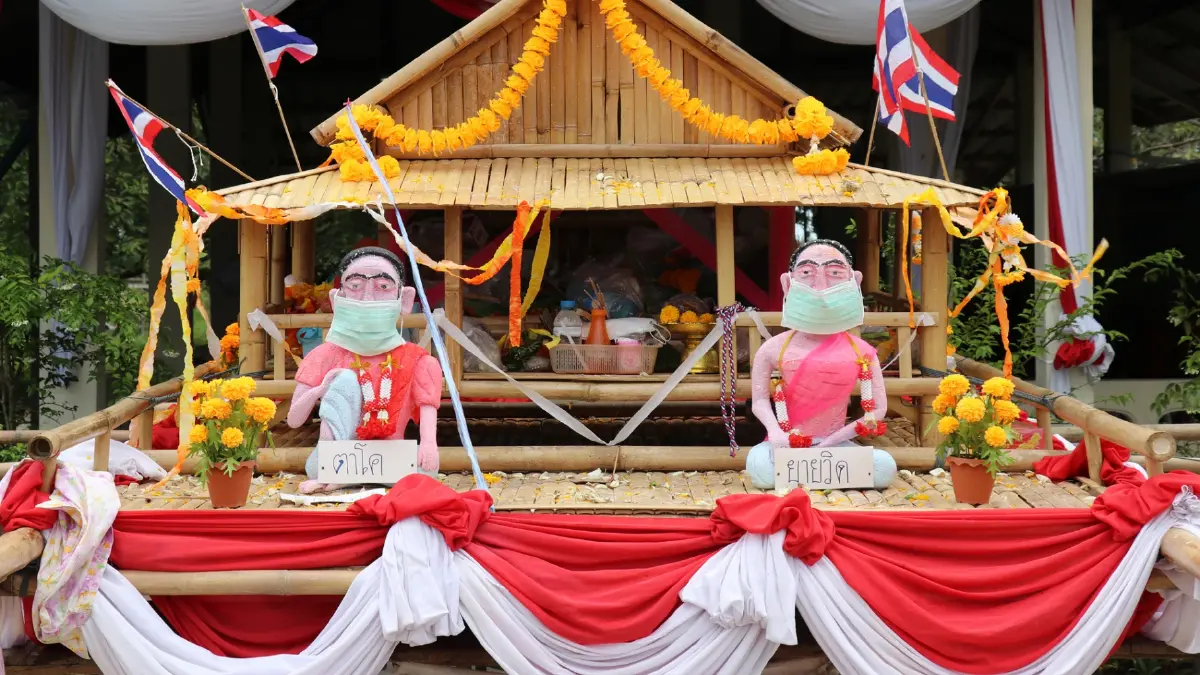 ชาวบ่อหูดฟื้นประเพณีโบราณลอยแพไล่ "ตาโคยายวิด"