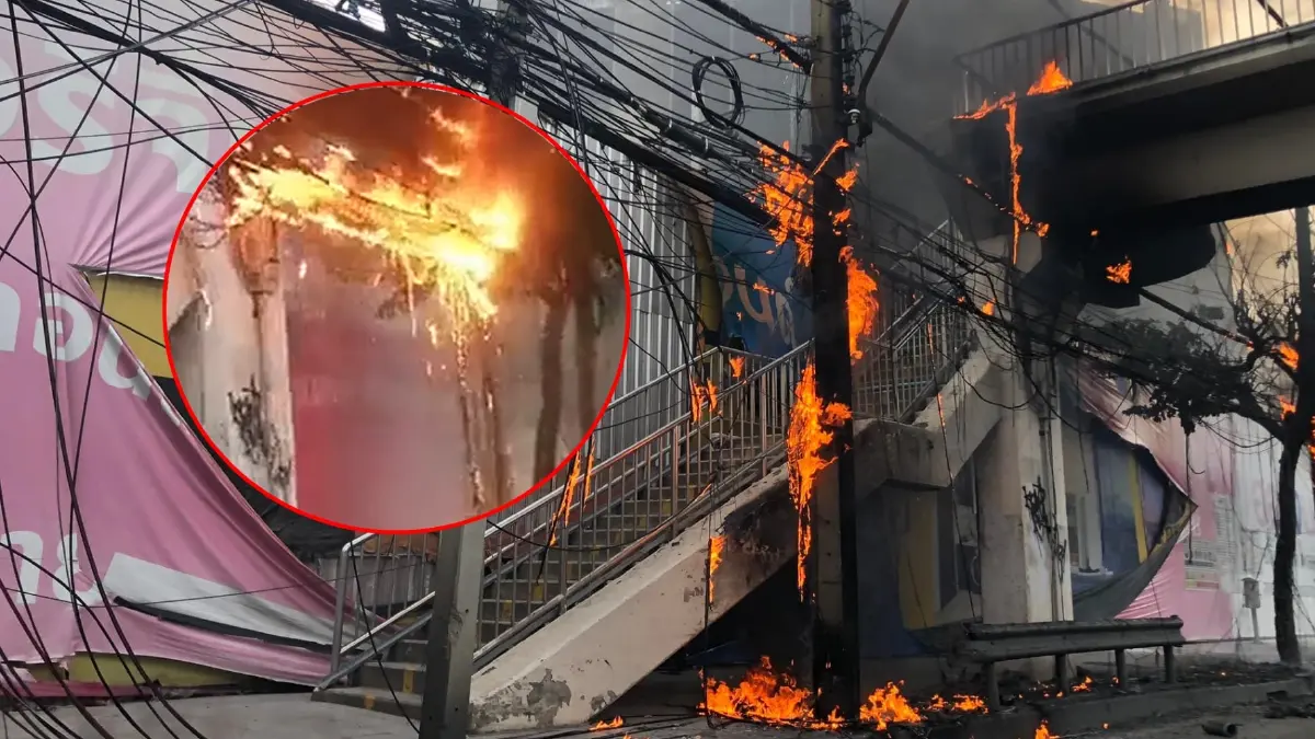 ด่วน! เกิดเหตุไฟไหม้ "สายสื่อสาร" ปากซอยลาดพร้าว 111 เขตบางกะปิ ด่วน! เกิดเหตุไฟไหม้ "สายสื่อสาร" ปากซอยลาดพร้าว 111 เขตบางกะปิ