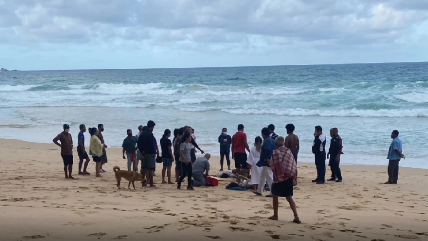 สองแม่ลูก "ชาวเวียดนาม" ลงเล่นน้ำทะเล "หาดในทอน" ภูเก็ต ถูกคลื่นซัดจมเสียชีวิตทั้งคู่ สองแม่ลูก "ชาวเวียดนาม" ลงเล่นน้ำทะเล "หาดในทอน" ภูเก็ต ถูกคลื่นซัดจมเสียชีวิตทั้งคู่