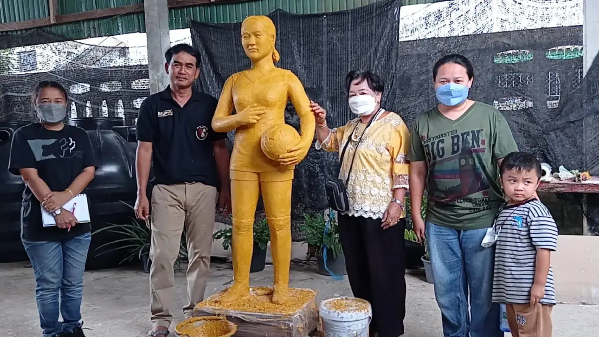ฮือฮา เทียนพรรษาแกะสลัก"พรพรรณ เกิดปราชญ์"กัปตันทีมวอลเล่ย์บอลไทย ฮือฮา เทียนพรรษาแกะสลัก"พรพรรณ เกิดปราชญ์"กัปตันทีมวอลเล่ย์บอลไทย