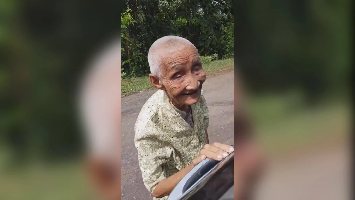 โซเซียลแห่แชร์แม่เฒ่า80เดิน2กม.ไปยืมเงิน50บาทมาซื้อข้าวกิน 