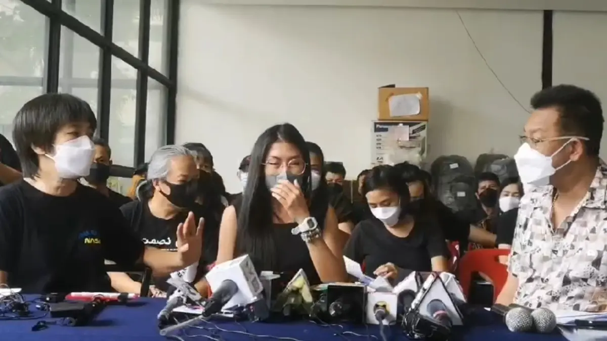 พนง.เจเอสแอล ร้องทนายเดชา ช่วยทวงเงินตามสิทธิหลังถูกเลิกจ้างฟ้าผ่า