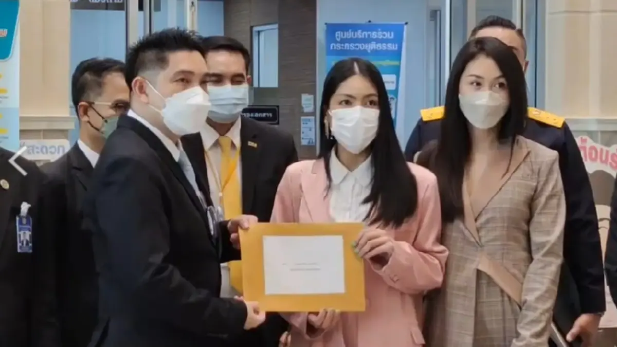 "กระติก" ควง "แซน" ยื่น ยธ. เอาผิดบุคคลยื่นหลักฐานเท็จคดี "แตงโม นิดา"