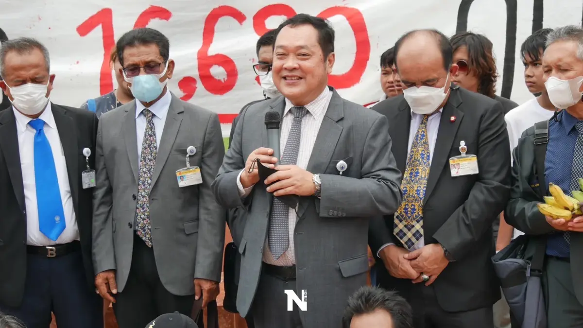 "ทวี"พบกลุ่มราษฎรหน้าสภาฯ ย้ำนี่คือเสียงปปช.ที่แท้จริง