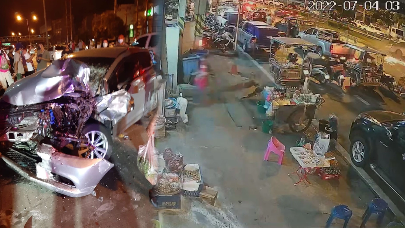 เก๋งชนวินาศสันตะโร 8 คันรวดหน้าตลาดกลางเมืองโคราช