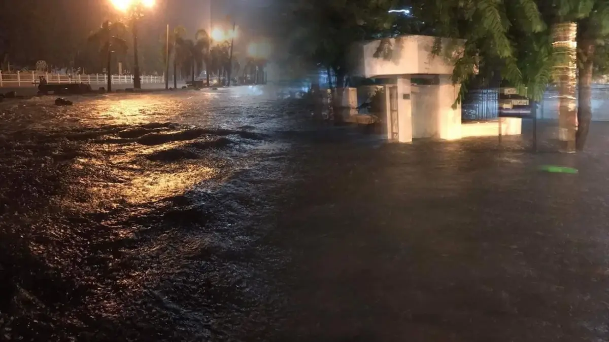 ด่วน เมืองชัยภูมิจมบาดาล หลังเจอฝนถล่ม ถนนทุกสายรถขนาดเล็กผ่านไม่ได้ ด่วน เมืองชัยภูมิจมบาดาล หลังเจอฝนถล่ม ถนนทุกสายรถขนาดเล็กผ่านไม่ได้