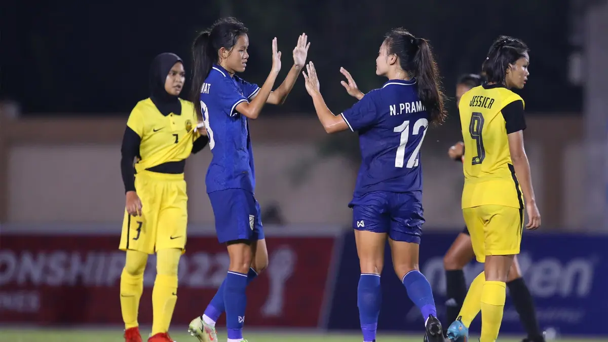 "ชบาแก้ว" ถล่มมาเลเซีย 4-0 ลุ้นตัดฟิลิปปินส์นัดสุดท้ายศึกชิงแชมป์อาเซียน "ชบาแก้ว" ถล่มมาเลเซีย 4-0 ลุ้นตัดฟิลิปปินส์นัดสุดท้ายศึกชิงแชมป์อาเซียน