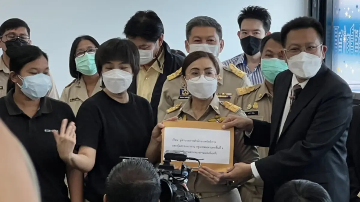 "ทนายเดชา" พาอดีต พนง."เจเอสแอล" ร้องปมถูกเลิกจ้างไม่เป็นธรรม "ทนายเดชา" พาอดีต พนง."เจเอสแอล" ร้องปมถูกเลิกจ้างไม่เป็นธรรม