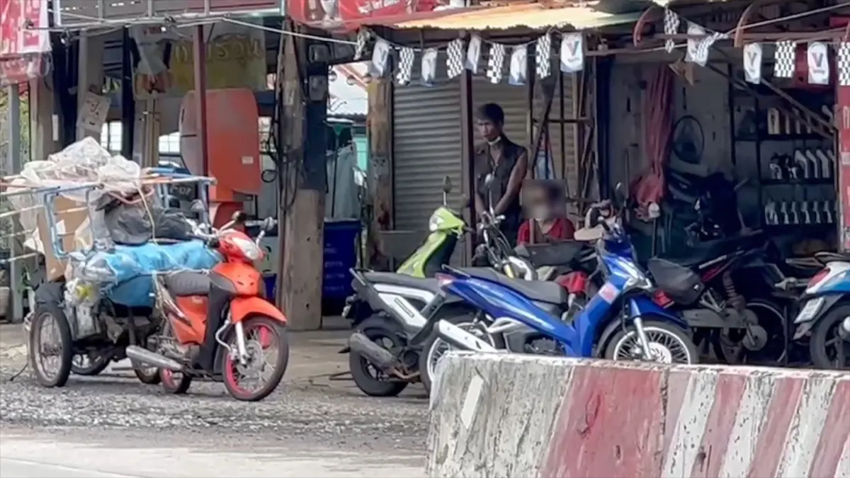 ชายเก็บของเก่าพร้อมระเบิด จับชาวบ้านเป็นตัวประกัน