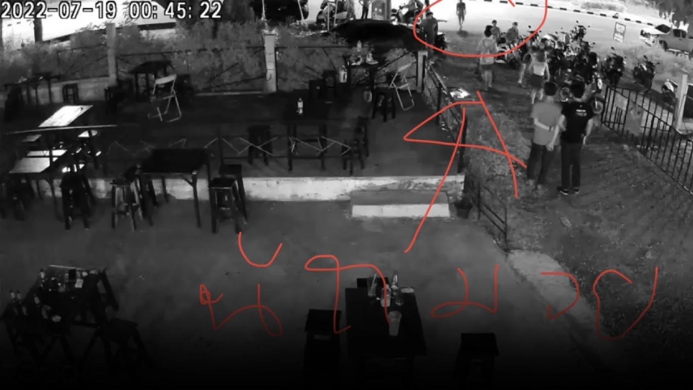 อดีตนักมวย ถูก 8 โจ๋รุมกระทืบ สู้กลับคดีพลิกเป็น 1 คน กระทืบคนรุม 8 (มีคลิป)