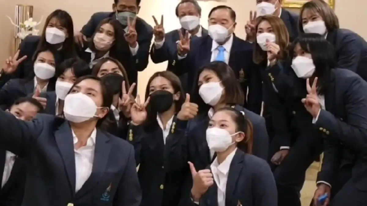 บิ๊กป้อม ขอบคุณทีมนักตบสาวไทยสร้างชื่อเสียง หลังผ่านเข้ารอบ VNL 2022 สำเร็จ