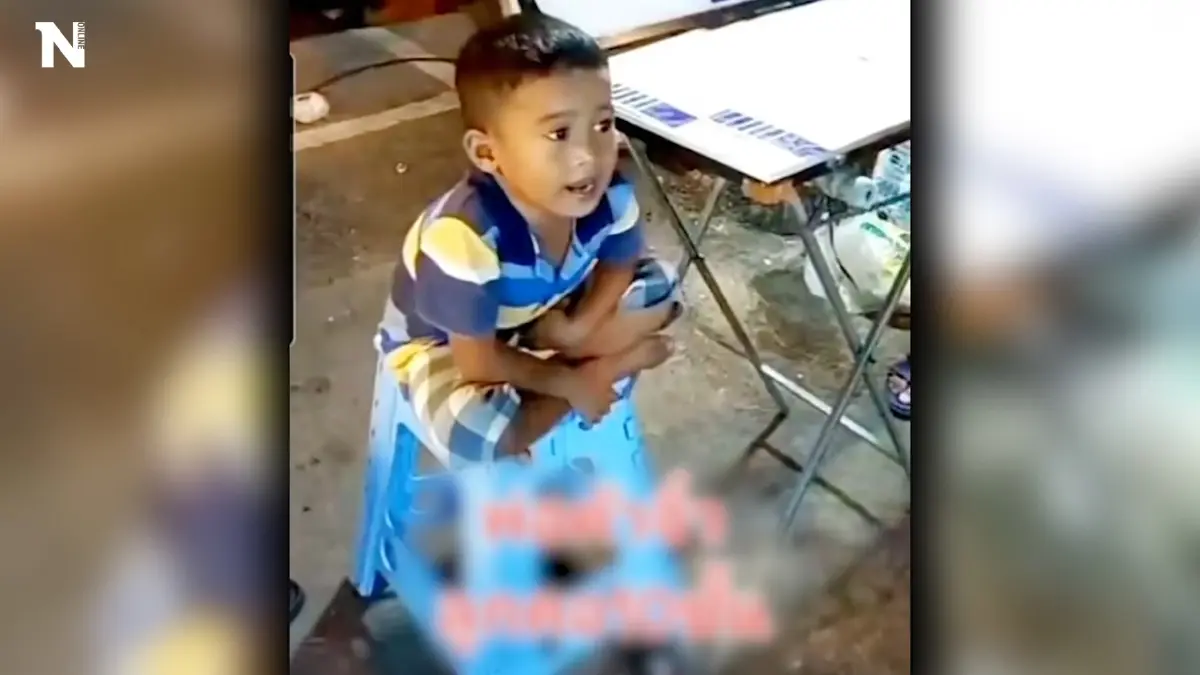 สุดเอ็นดู ! หนูน้อยโชว์ออกเสียง ร.เรือ ช่วยแม่ขายลอตเตอรี่ สุดเอ็นดู ! หนูน้อยโชว์ออกเสียง ร.เรือ ช่วยแม่ขายลอตเตอรี่