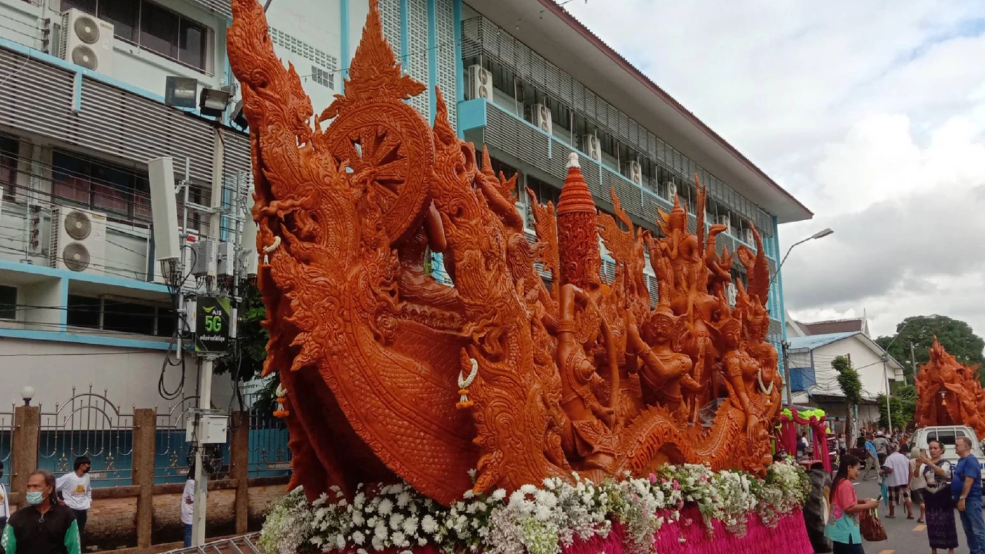 ยิ่งใหญ่อลังการ งานแห่เทียนพรรษา อุบลราชธานี