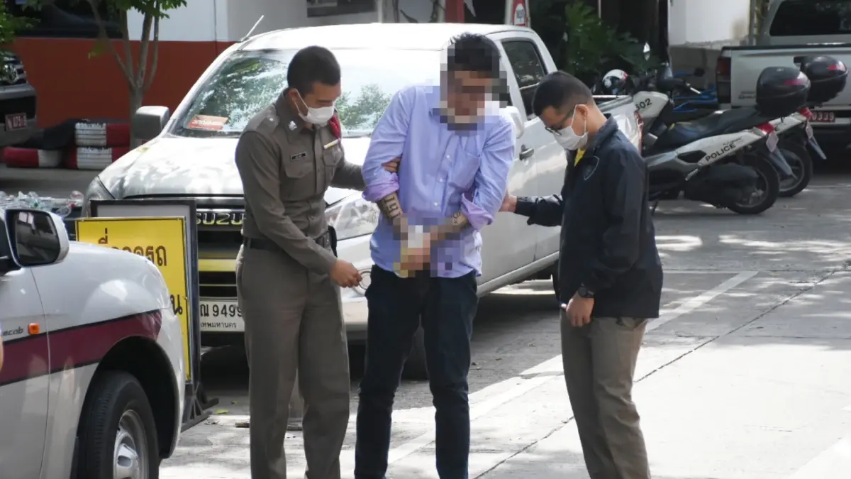 ฝากขังหนุ่มจีนยิงแม่ตัวเองตาย พบเตรียมฆ่ายกครัวแต่ ตร. เข้าช่วยทัน ฝากขังหนุ่มจีนยิงแม่ตัวเองตาย พบเตรียมฆ่ายกครัวแต่ ตร. เข้าช่วยทัน