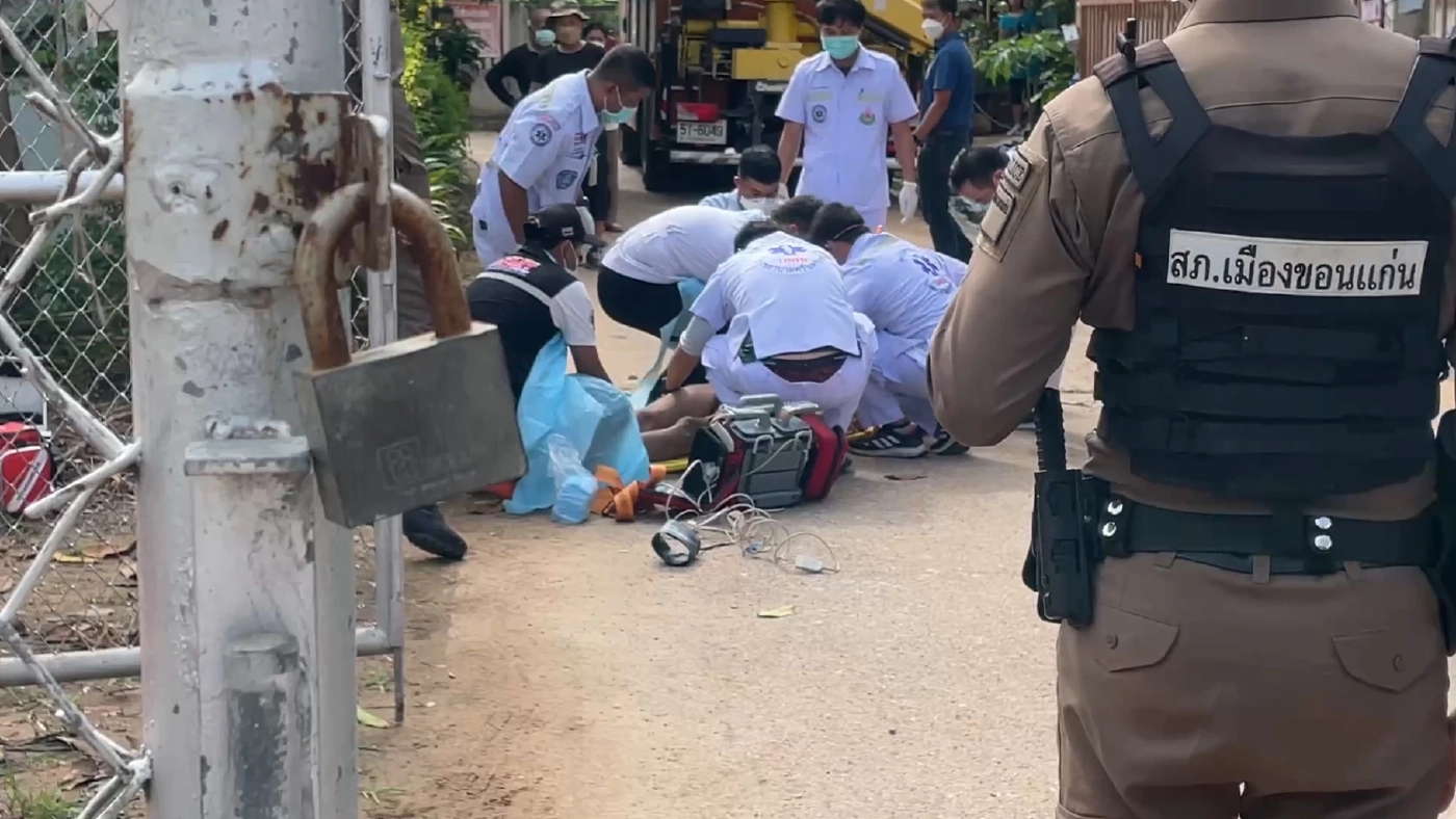 อดีตนักข่าวเพจดังเปลือยกายโดดเสาสัญญาณสูง 24 เมตร ดับ