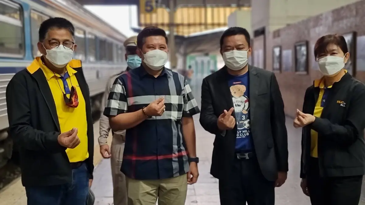 20 คู่รักควงคู่ขึ้นรถไฟสุดฟินไปแต่งงานแบบล้านนาที่เขื่อนสิริกิติ์ 20 คู่รักควงคู่ขึ้นรถไฟสุดฟินไปแต่งงานแบบล้านนาที่เขื่อนสิริกิติ์