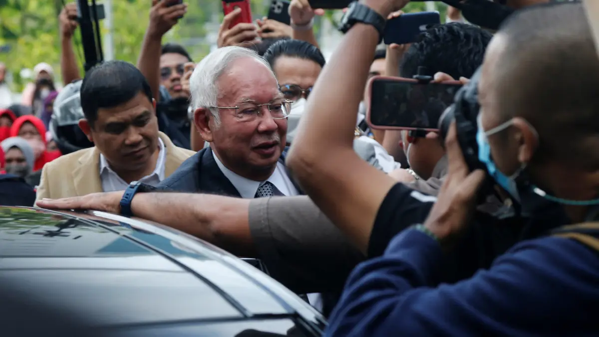 ผู้สนับสนุน “นาจิบ ราซัก” ยื่นขอพระราชทานอภัยโทษ