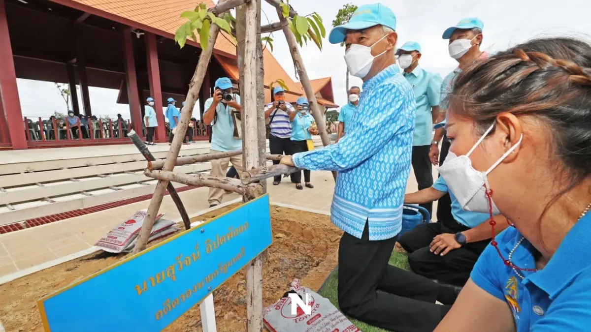 “สุวัจน์”นำคนโคราชทำความดีปลูกต้นไม้เฉลิมพระชนมพรรษา วันแม่แห่งชาติ