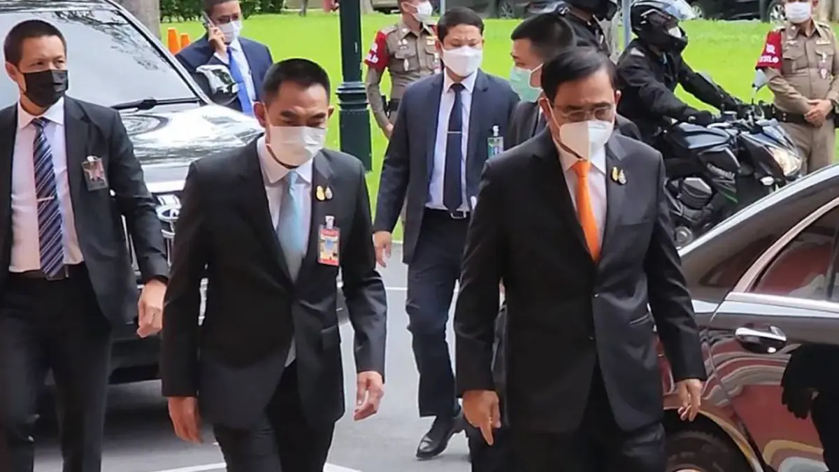 นายกฯ เมินตอบกระแสข่าว "บิ๊กป้อม" ดีล เพื่อไทยล่มสภาฯ แลกสูตรหาร 100 นายกฯ เมินตอบกระแสข่าว "บิ๊กป้อม" ดีล เพื่อไทยล่มสภาฯ แลกสูตรหาร 100