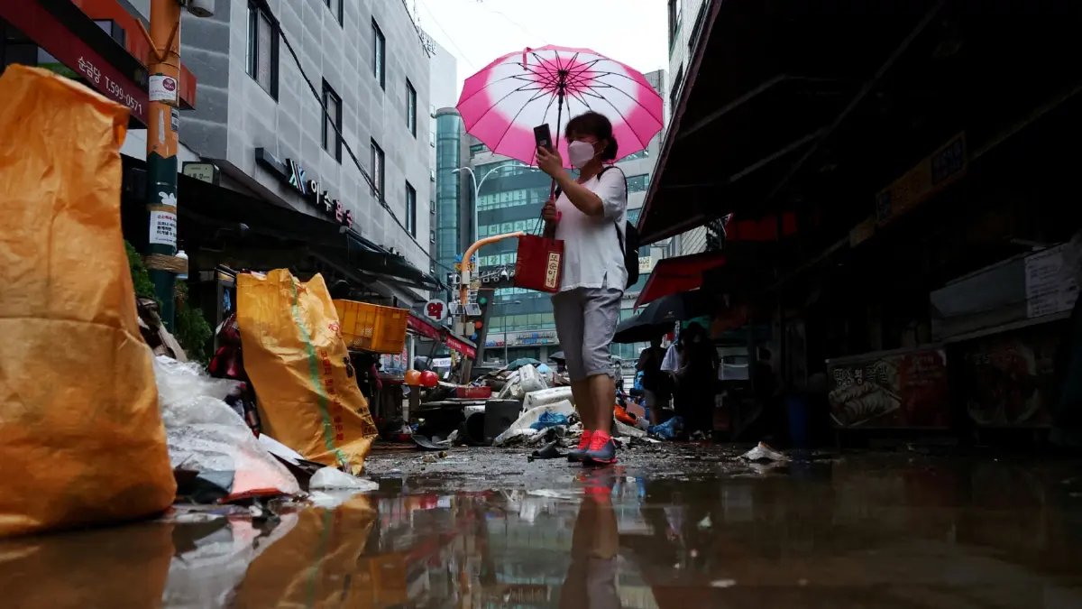 กรุงโซลแบนห้องพักใต้ดิน หลังมีคนจมน้ำเสียชีวิตเพราะน้ำท่วม กรุงโซลแบนห้องพักใต้ดิน หลังมีคนจมน้ำเสียชีวิตเพราะน้ำท่วม