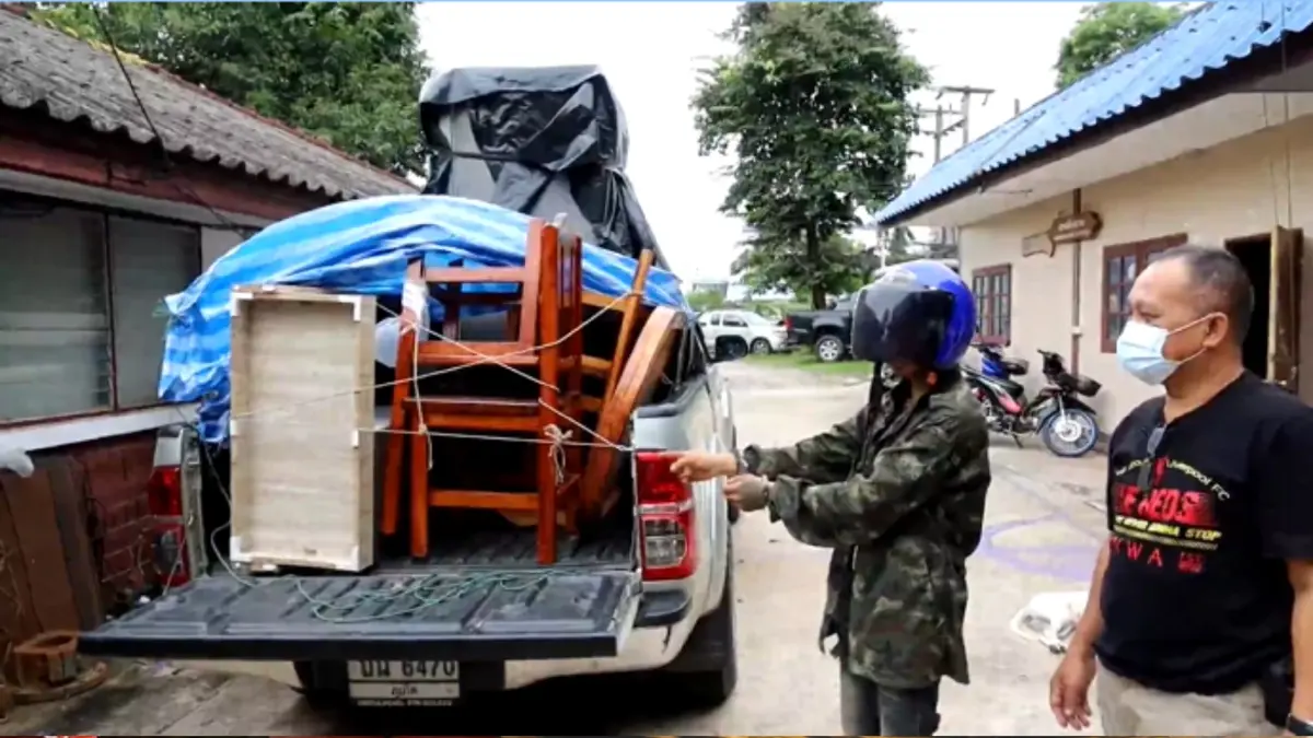 ตร.อุดรฯ จับหลานแสบ ยกเค้าทรัพย์สินบ้านป้าแทบเกลี้ยง นำไปขายซื้อยาบ้าเสพ ตร.อุดรฯ จับหลานแสบ ยกเค้าทรัพย์สินบ้านป้าแทบเกลี้ยง นำไปขายซื้อยาบ้าเสพ