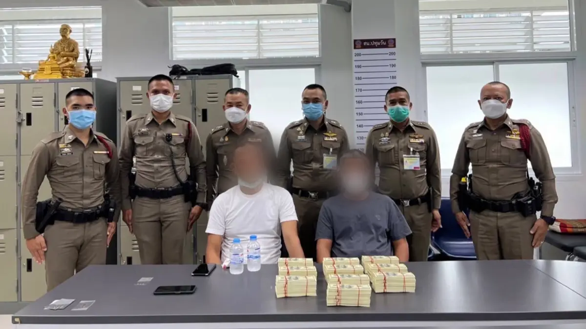 จับ 2 หนุ่มขนเงินดอลลาร์ปลอม 18 ล้านบาท
