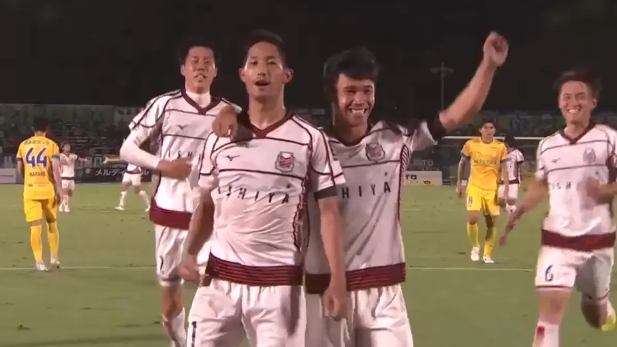 "สุภโชค" จัดแอสซิสต์แรกเกมประเดิมเวทีเจลีก พาซัปโปโรถลุงโชนัน 5-1 (คลิป)