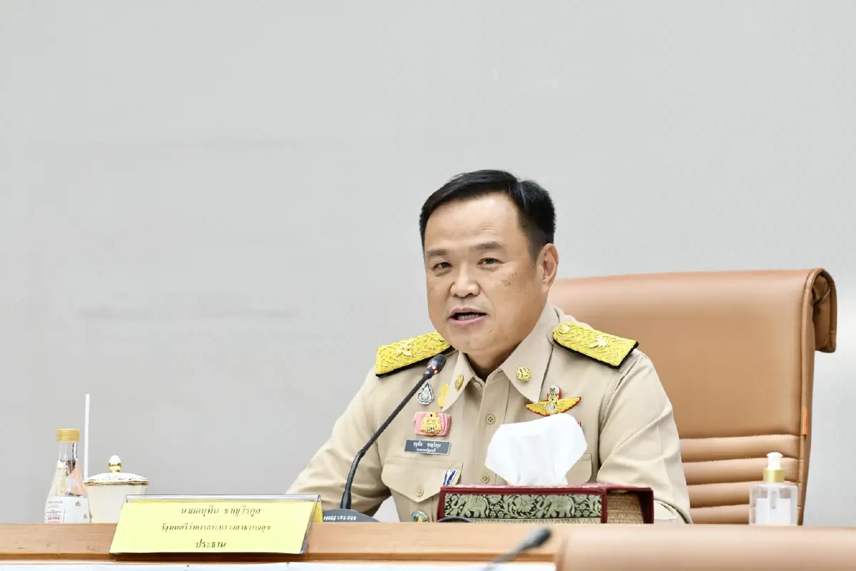 คกก.โรคติดต่อแห่งชาติ ลดระดับโควิด-19 เป็นโรคติดต่อเฝ้าระวัง