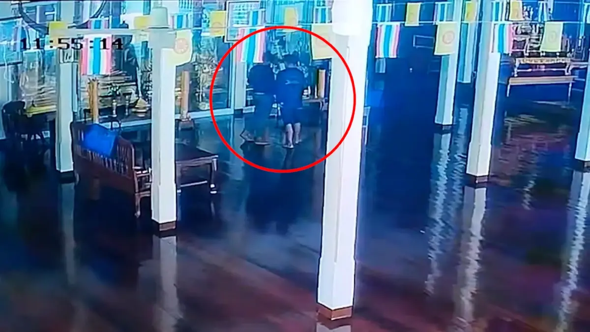 ทำเนียนมาถวายสังฆทาน งัดตู้บริจาคฉกเงินเกลี้ยง ทำเนียนมาถวายสังฆทาน งัดตู้บริจาคฉกเงินเกลี้ยง