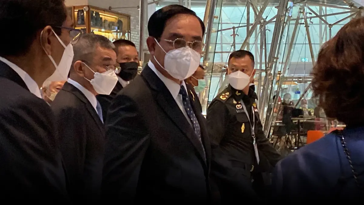 "ประยุทธ์" ปรากฏตัวต่อสื่อครั้งแรก ทำหน้าที่รมว.กลาโหม พูดอะไรบ้าง? (คลิป)
