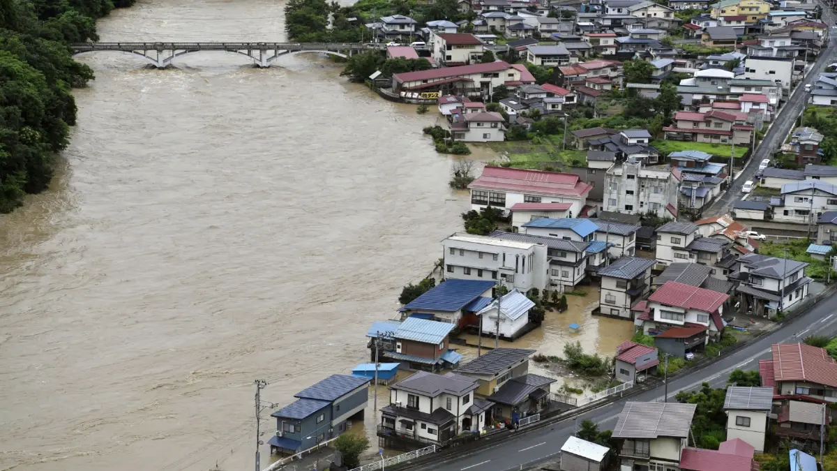 ฝนตกหนักในญี่ปุ่นต้องอพยพกว่า 2 แสนคน