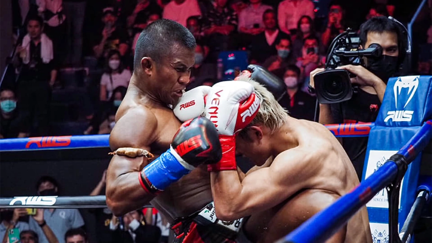 "บัวขาว" ถลุง "โคตะ" หมดสภาพ ศึกมวยไฟต์พิเศษที่ราชดำเนิน