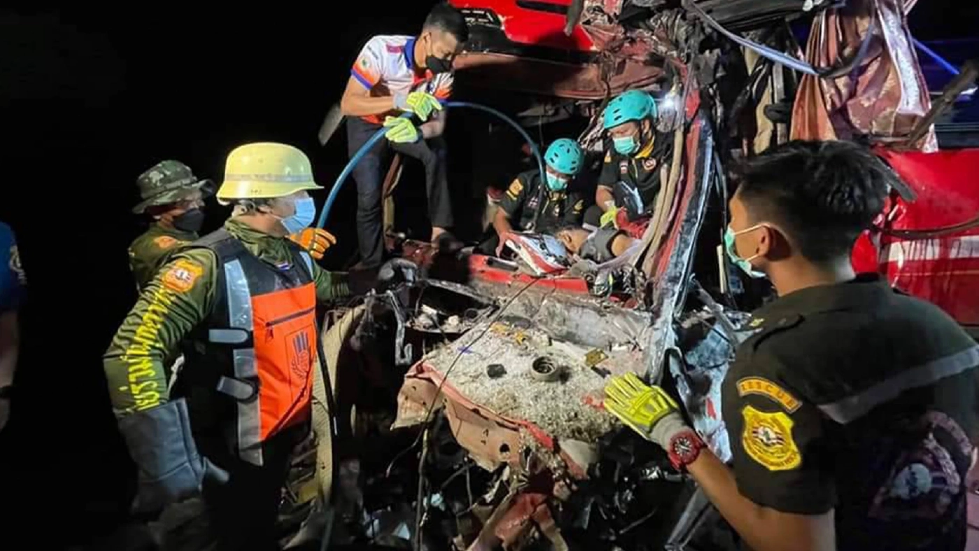 ทัวร์คนไทยเกิดอุบัติเหตุที่ประเทศลาวมีเสียชีวิต5ราย เจ็บ23 ทัวร์คนไทยเกิดอุบัติเหตุที่ประเทศลาวมีเสียชีวิต5ราย เจ็บ23