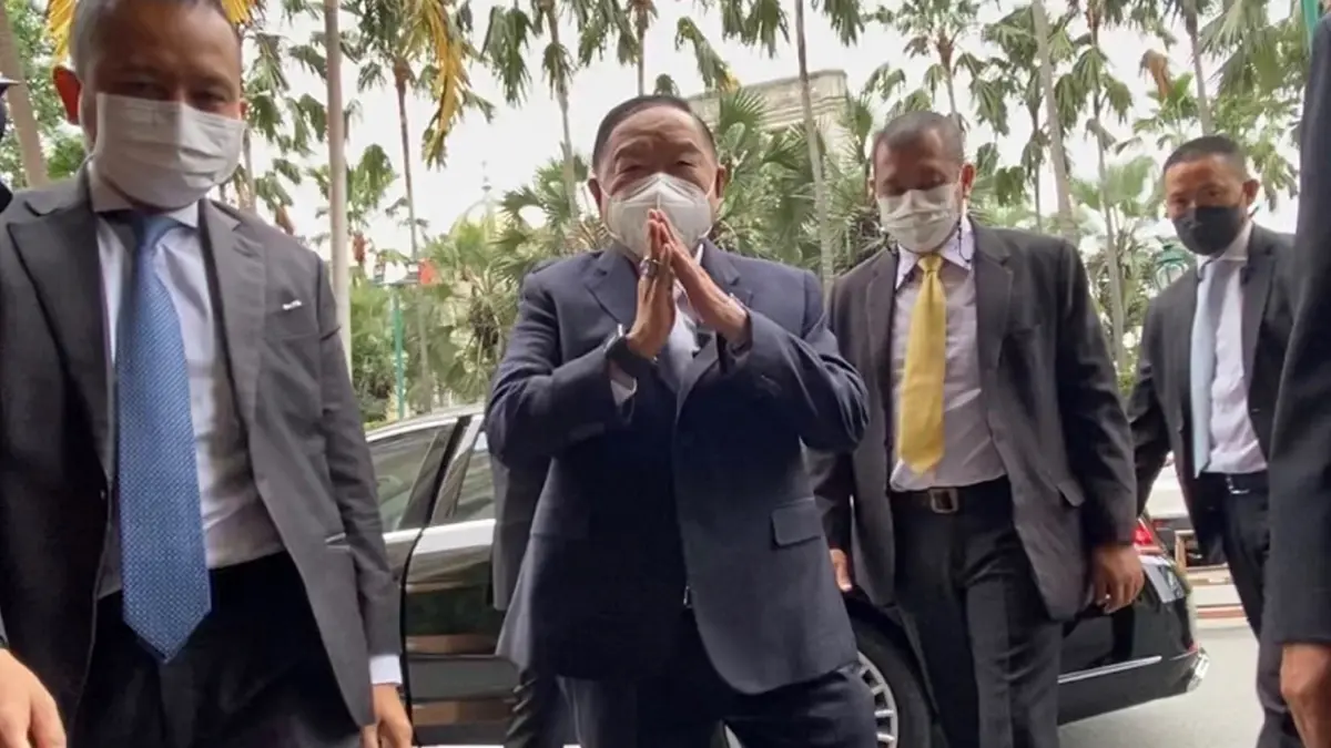 “ลุงป้อม”ยิ้มร่า อารมณ์ดี เข้าทำเนียบวันแรก ฐานะ"รักษาการนายกฯ"
