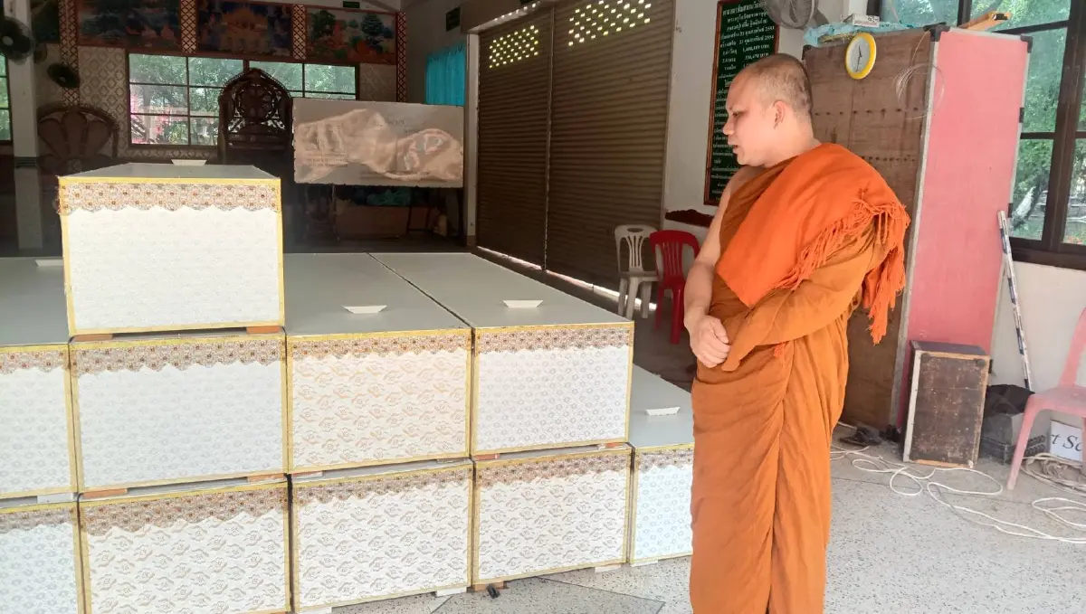 พระโคราชผุดไอเดีย ทำโลงศพแจกฟรีแบ่งเบาภาระญาติโยม พระโคราชผุดไอเดีย ทำโลงศพแจกฟรีแบ่งเบาภาระญาติโยม