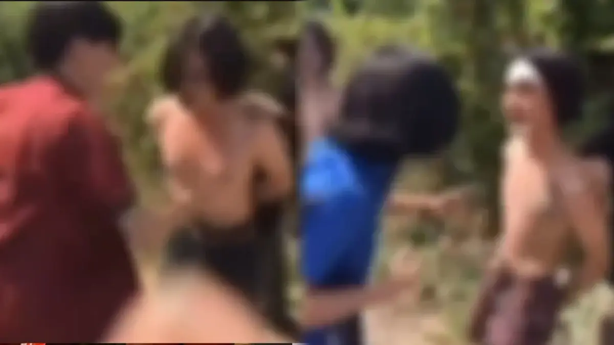 โผล่อีกแล้ว รุ่นพี่รับน้องโหด ต่อยเตะลำตัว ตร.นครปฐม สั่งตรวจสอบ (มีคลิป) โผล่อีกแล้ว รุ่นพี่รับน้องโหด ต่อยเตะลำตัว ตร.นครปฐม สั่งตรวจสอบ (มีคลิป)