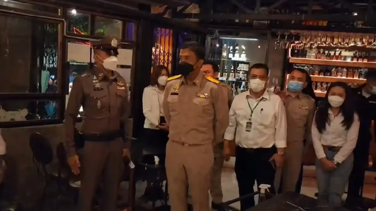 ชัชชาติ ลุยสุ่มตรวจสถานบันเทิงย่านรัชดา เจอไม่ผ่านมาตรฐานสั่งปิดให้แก้ไข