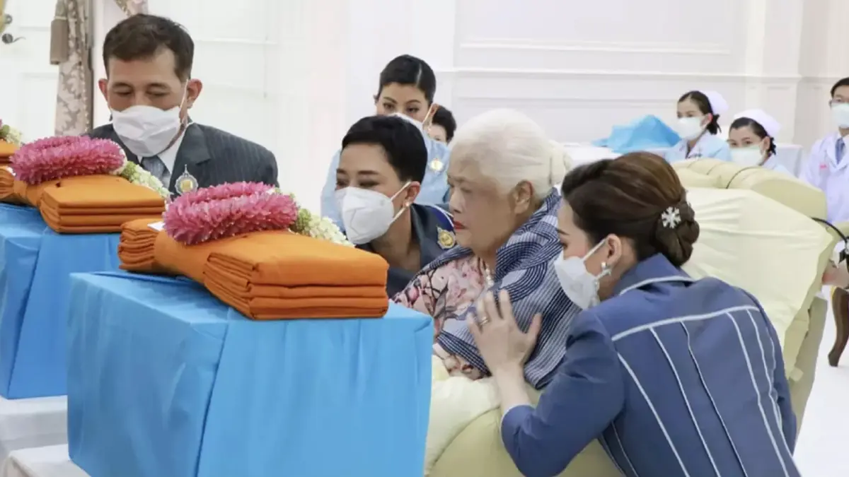 ปีติ สมเด็จพระบรมราชชนนีพันปีหลวง ทรงบำเพ็ญพระราชกุศล วันเฉลิมพระชนมพรรษา ปีติ สมเด็จพระบรมราชชนนีพันปีหลวง ทรงบำเพ็ญพระราชกุศล วันเฉลิมพระชนมพรรษา