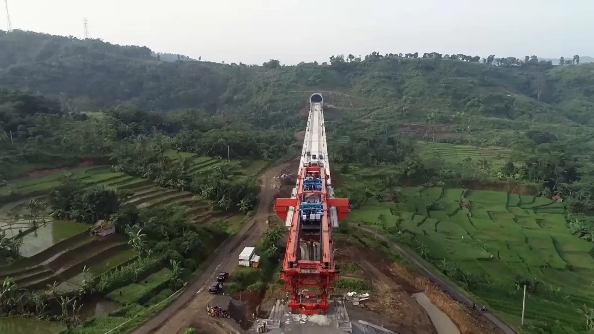 รถไฟความเร็วสูงอินโดนีเซียจะให้บริการปีหน้า (คลิป)
