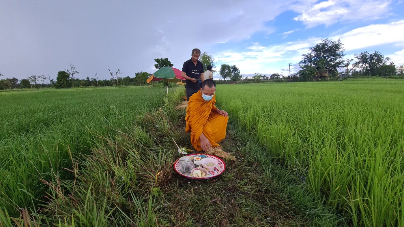 ญาติโวย ตร.ทำเกินกว่าเหตุรัว 3 นัด วิสามัญฯ หนุ่มอุบลฯ ขณะจับยาบ้า ญาติโวย ตร.ทำเกินกว่าเหตุรัว 3 นัด วิสามัญฯ หนุ่มอุบลฯ ขณะจับยาบ้า
