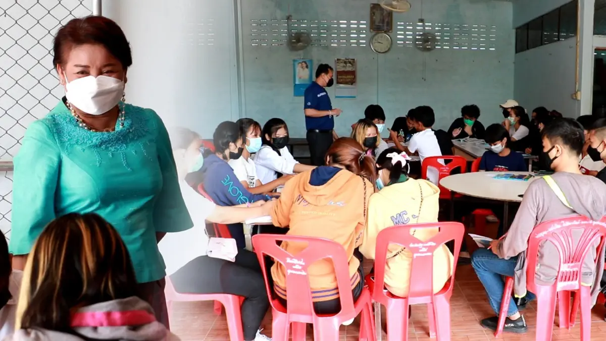 พิษโควิด-เศรษฐกิจ ผลักเด็กหลุดจากระบบการศึกษา