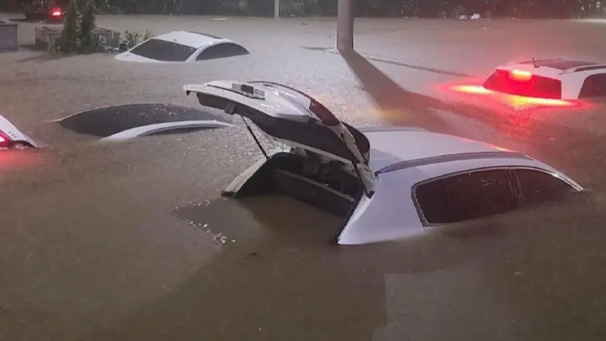 ฝนหนักสุดรอบ 80 ปี “น้ำท่วมเกาหลีใต้” เบื้องต้นเสียชีวิตแล้ว 7 ราย ฝนหนักสุดรอบ 80 ปี “น้ำท่วมเกาหลีใต้” เบื้องต้นเสียชีวิตแล้ว 7 ราย