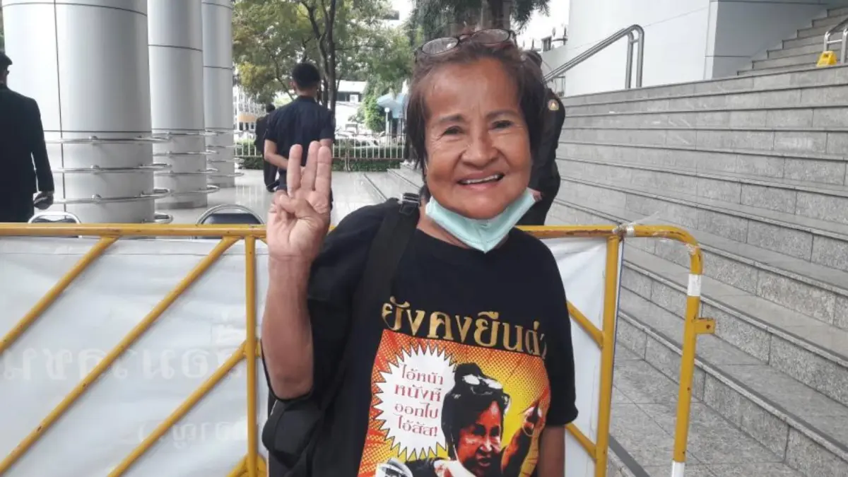 คุก “ป้าเป้า” พร้อมพวก ฐานชุมนุมแพร่โควิด คนละ 1 ปี ปรับ 2 หมื่น รอลงอาญา 3 ปี คุก “ป้าเป้า” พร้อมพวก ฐานชุมนุมแพร่โควิด คนละ 1 ปี ปรับ 2 หมื่น รอลงอาญา 3 ปี