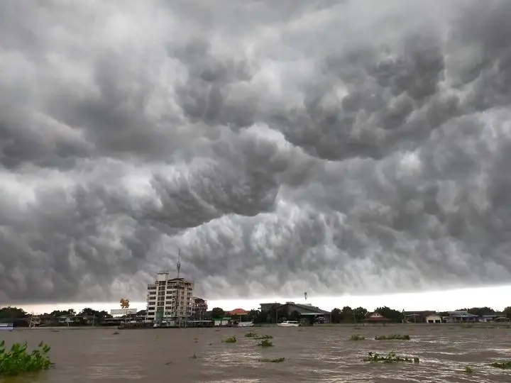 อุตุฯ แจง กลุ่มเมฆฝนดำทะมึนปกคลุมกทม.-ปริมณฑล เมื่อช่วงเช้า อุตุฯ แจง กลุ่มเมฆฝนดำทะมึนปกคลุมกทม.-ปริมณฑล เมื่อช่วงเช้า