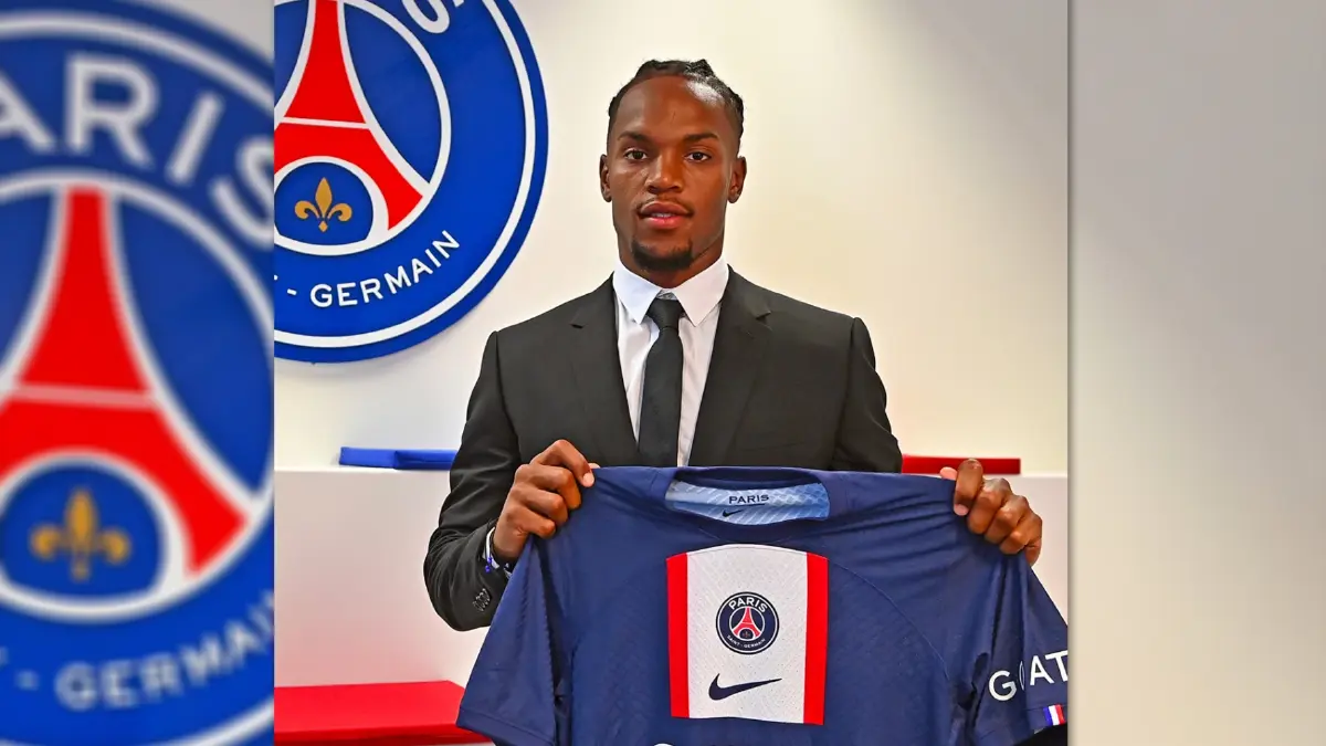 เปแอสเชคว้า "เรนาโต้ ซานเชซ" ร่วมทัพสัญญา 5 ปี